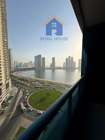 للبيع غرفه وصاله بموقع الممزر الشارقه برج صف اول علي كورنيش الممزر مموقع مميز واطلاله بحريه مميزه