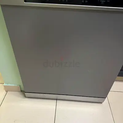 Stainless steel built-in dishwasher - good condition