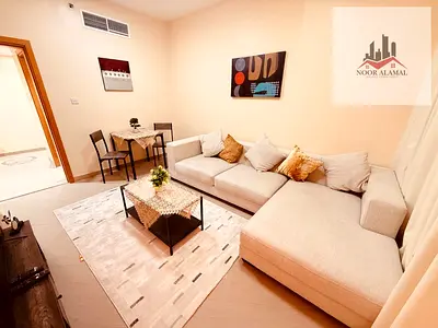 الشارقه القاسميه شقه مفروشه فرش فندقي اول ساكن غرفه وصاله ومطبخ وحمام السعر 3500 شامل انترنت ومسبح فقط