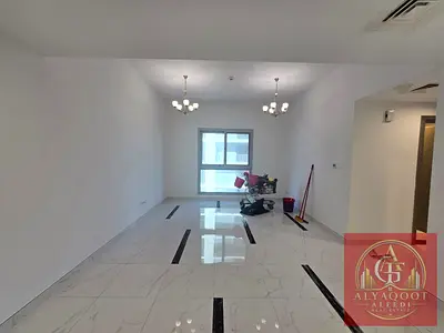 MODERN 2 BHK - CLOSE KITCHEN - ELEGANT LIVING - FAMILY BUILDING