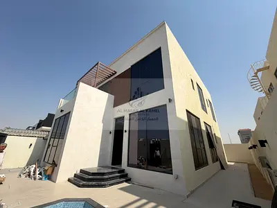 للبيع فيلا مستقله للتملك الحر بتصميم معماري فاخر وتشطيب سوبر ديلوكس مع مسبح ومصعد وحديقة خاصة
