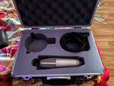 Behringer C-3 Professional Studio Condenser Microphone for Sale