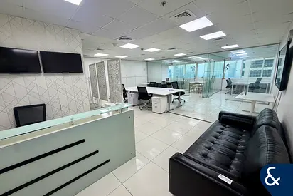 Metro Access | Fitted & Furnished | 3 Cabins
