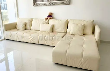 ​Comfortable L shaped 3+2+1 Seater Sofa in Good Condition