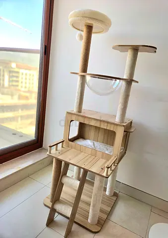 Brand New Modern Wooden Cat Tree