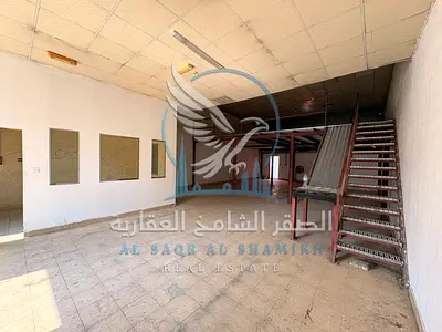 مستودع للإيجار – المنطقة الصناعية 11، الشارقة الإجمالية: 2,500 قدم مربع