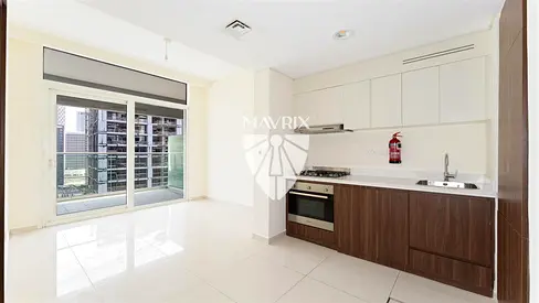 Unfurnished | Middle Floor | Canal View | Spacious