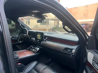 صورة 4 لـ 2018 Lincoln NAVIGATOR