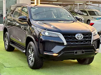 2023 Toyota FORTUNER — фото 3