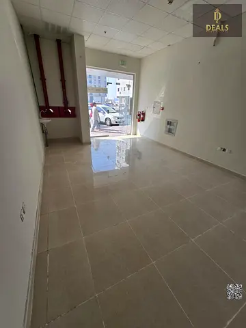 محل تجاري للإيجار في منطقة الجرف الصناعية 3، عجمان | 24,000 درهم سنوياً | تسهيلات ممتازة على 4 إلى 6 دفعات