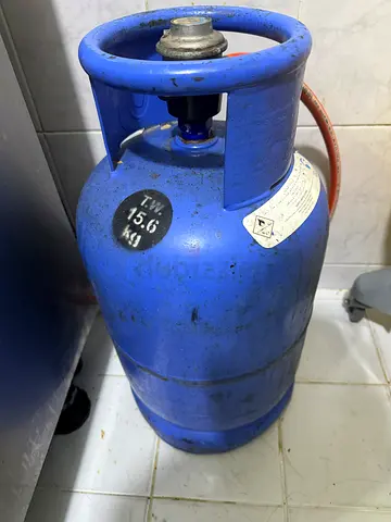 Gas tank