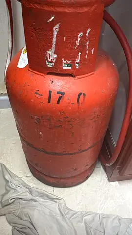 Used LPG Gas Cylinder (17 kg) with Hose