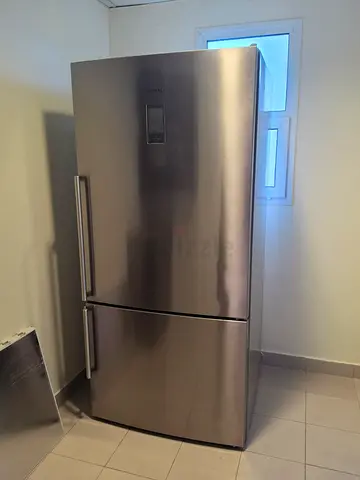 Siemens IQ700 Bottom Freezer Fridge Excellent Condition 85 cm  Width Size