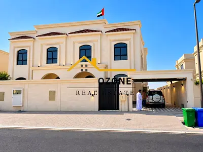 Luxurious 6-Bedrooms Villa For Rent\^Fully Furnished