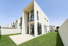 Park Facing | Corner | Prime Location | 4 Cheques