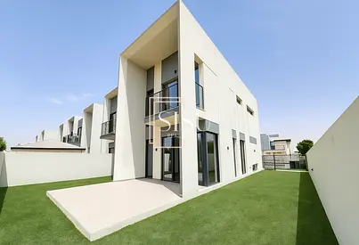 Park Facing | Corner | Prime Location | 4 Cheques