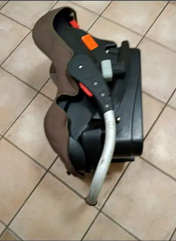 MOON AMI Infant Car Seat / Baby Carrier - Brown, Good Condition