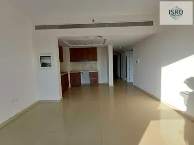 شقة بغرفة نوم واحدة وحمامين بدون شرفة، صالة رياضية ومسبح، منطقة ألعاب للأطفال، بالقرب من مركز مدينة زاهية