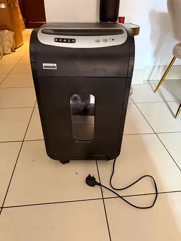 VidaTeco Paper Shredder, 18 Sheets, Heavy Duty, Like New