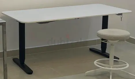 White Electric height adjustable table 80cm × 160 cm