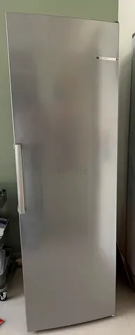 BOSCH Freezer - like new under warranty
