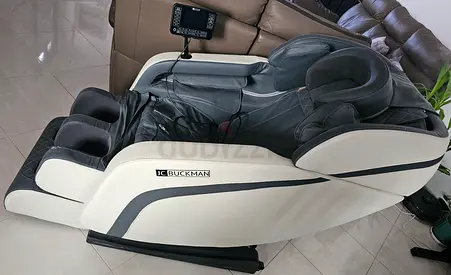 JC Buckman Full Body Massage Chair