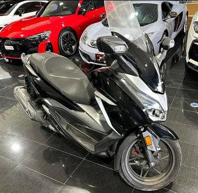 Honda Forza 300,