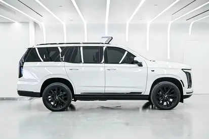 2025 Cadillac ESCALADE photo 3