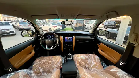2023 Toyota FORTUNER — фото 9