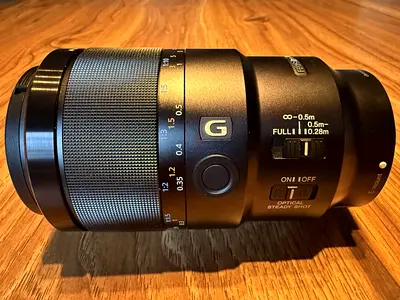 Sony FE 90mm F2.8 Macro G OSS Lens - Open Box Unwanted Gift