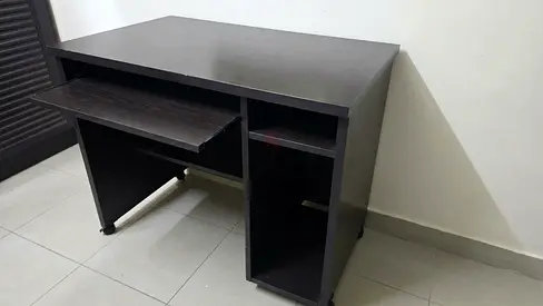 Computer table