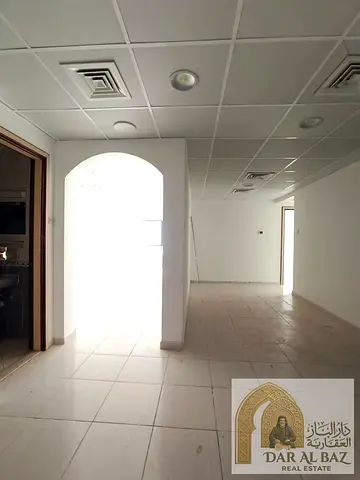 شقة غرفتين وصالة للإيجار السنوي في التعاون – الشارقة• غرفتان نوم • صالة واسعة • موزع داخلي • حمامان • مطبخ • خزائن بالحائط • إ• تكييف مركزي علي المالك