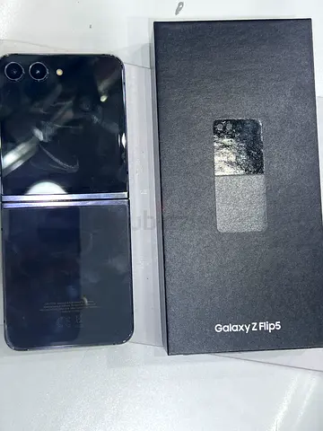 Samsung Galaxy Z Flip5 - Good Condition, Unlocked