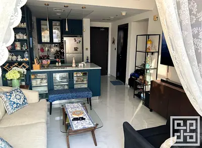 Bright 2BR Apartment | Fully Upgraded | Furnished