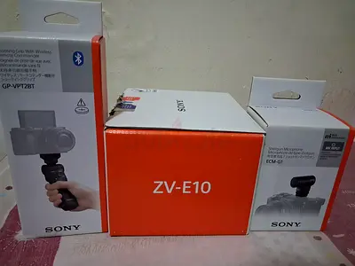 Sony ZV E10 With Mic and Tripod kit