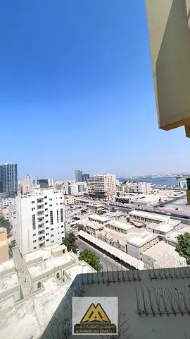 غرفتين وصالة بأبراج الراشدية، بلكونة بإطلالة مفتوحة، خزائن وتكييف مركزي، 37,006 درهم سنويًا.