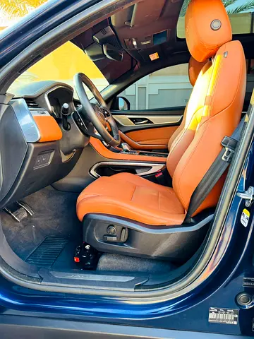 2024 Jaguar F-PACE photo 8