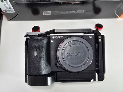 Sony a6600 mirrorless camera body 29k shuttercount