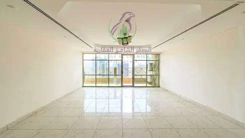 بنتهاوس خمس غرف للإيجار السنوي في المجاز 3 الشارقة بإطلالات بحرية مباشرة على الكورنيش و7 حمامات وباركينج مجاني