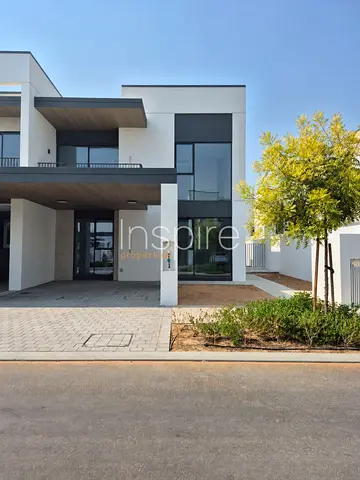 BRAND NEW | POOL VIEW | ELEGANT VILLA