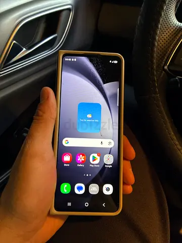 Samsung Galaxy Fold 5 space 1 TB (good condition) with case