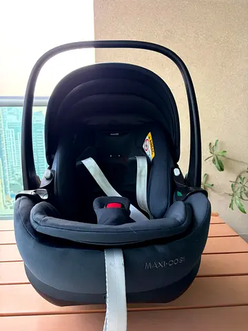 Maxi Cosi newborn car seat