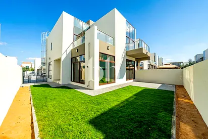 Family Living | Corner | Ready to Move