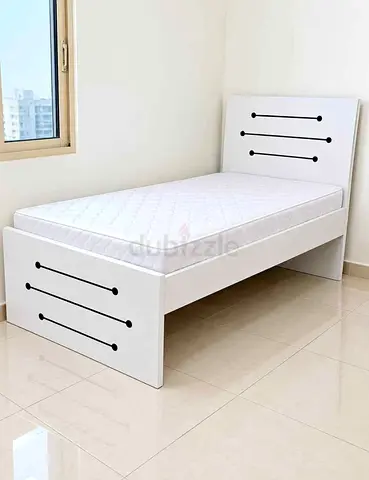Single white wooden bed frame with mattress 90*190 cm