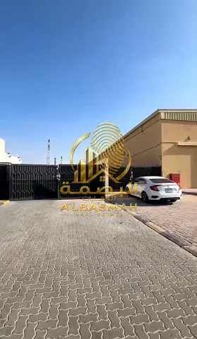 للبيع ساحة صناعية مفتوحة مع مظلة في موقع مميز – مدينة الإمارات الصناعية، بلوك 4، منطقة الصجعة الصناعية، الشارقة