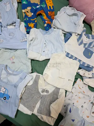 ثياب من الولادة حتى ثلاث اشهر