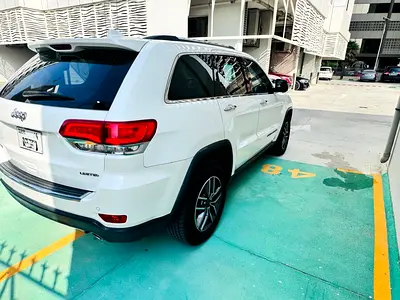 2019 JEEP GRAND CHEROKEE photo 5