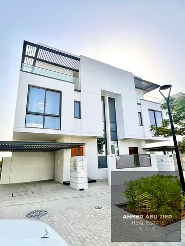 Luxury Villa - 4 Master BR - Spacious Hall - Master Maid Room - Large Store - 6 Bath - Wardrobes - Central AC - Balcony - Rooftop - 2 Covered Parking