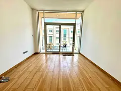 Like new building spacious 2bhk ! With both rooms master bedrooms “ laundry room” spacious kitch