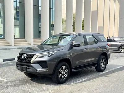 Toyota Fortune // Gcc space // No accident // No reprint // V4 // very good conditions